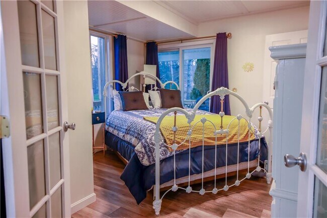 Building Photo - 46 W Shore Dr