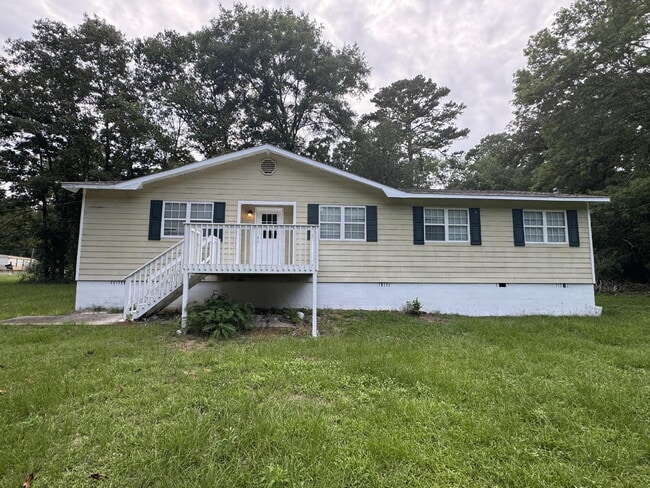 Building Photo - Fully Renovated 3 Bed 2 Bath Now Available for Rent!!