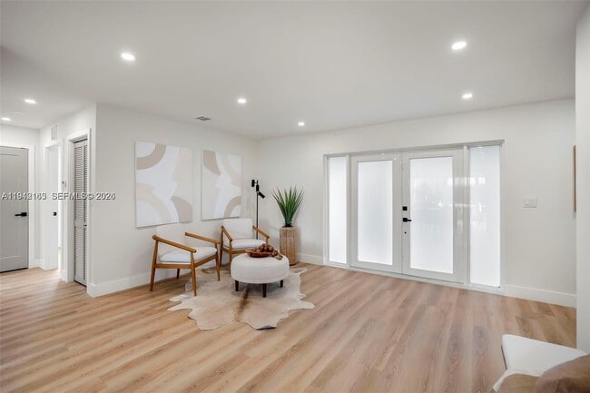 Building Photo - 2621 SW 19th St