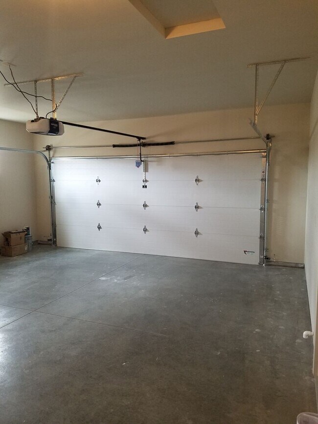 Building Photo - 11 Slough Creek Dr