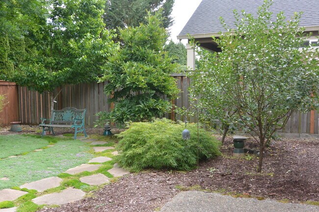 Building Photo - 1365 SE 194th Pl