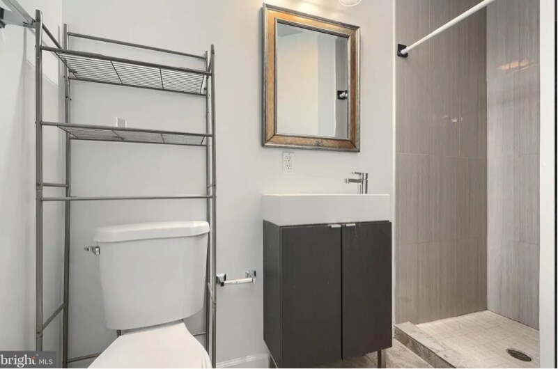 Building Photo - 930 Washington Blvd