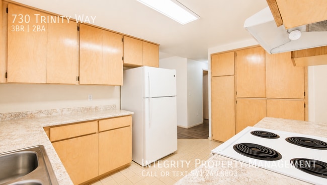 Building Photo - 730 Trinity Way