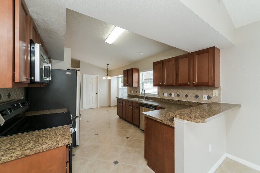 Building Photo - 10832 Rushwood Way