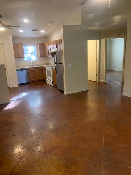 Building Photo - 238 Rock Creek Rd