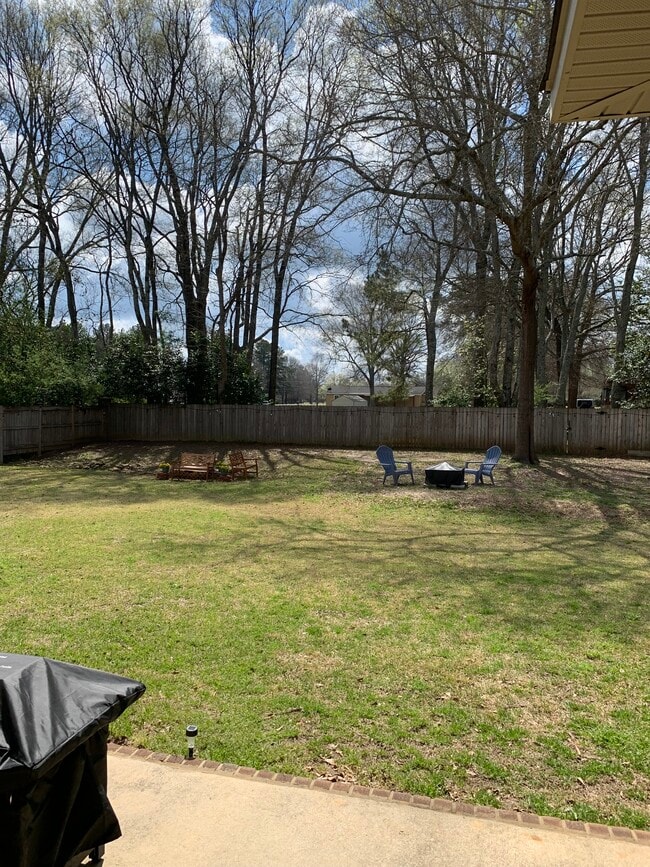 Building Photo - 105 Stonegate Trail