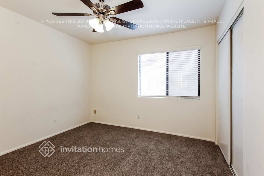 Building Photo - 3049 W Country Club Terrace