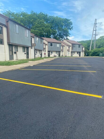 Building Photo - 1020 Broadway St