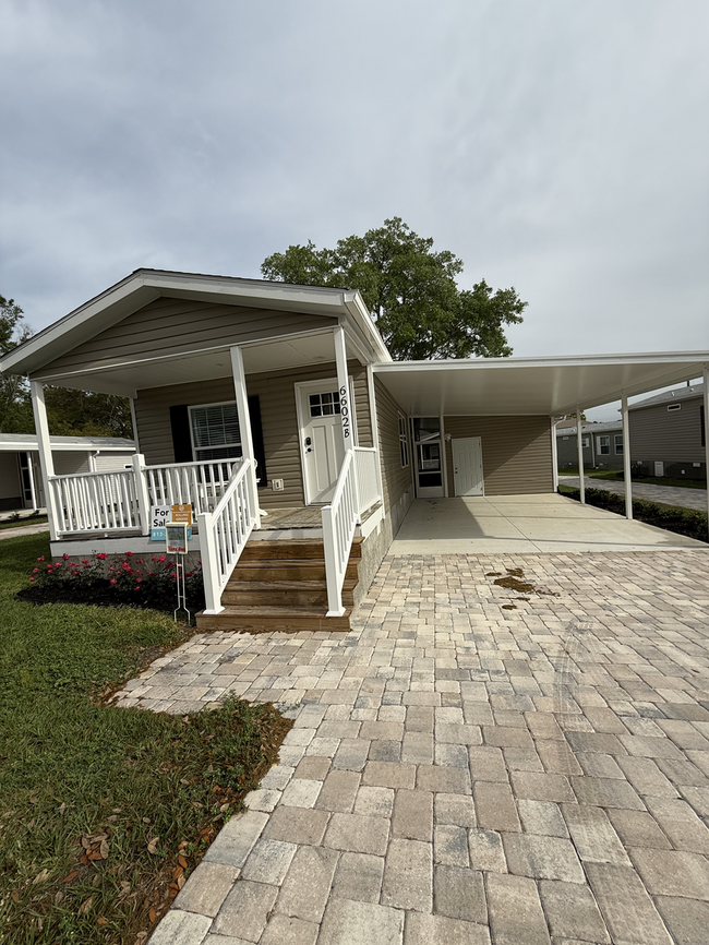 Building Photo - 6602 Lakewood Dr