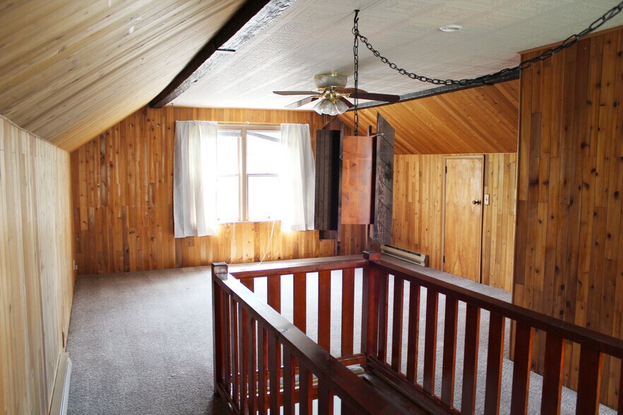 Building Photo - 430 NE Kamiaken St