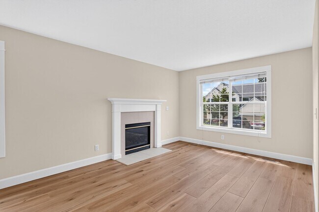 Building Photo - Beautifully Refreshed Clackamas Home with Bright Interiors & Private Backyard Retreat