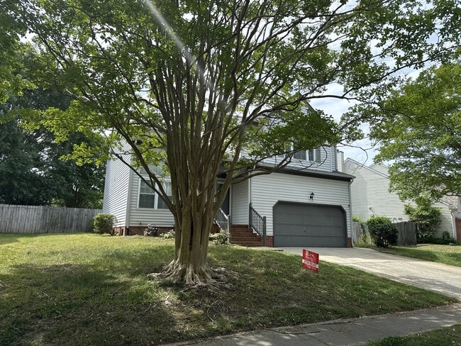 Building Photo - 3813 Sterncroft Dr