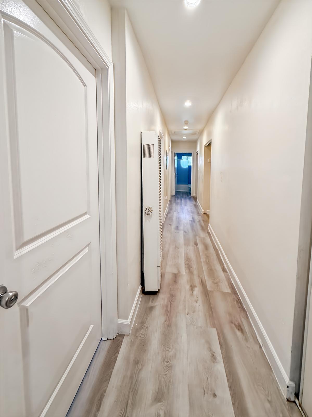 Building Photo - 603 1/2 W 49th St