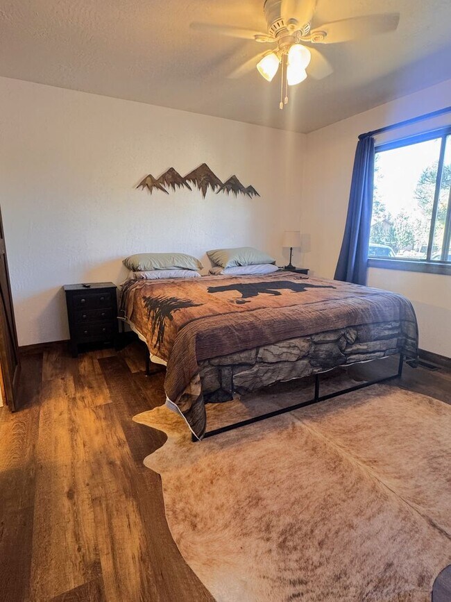 Building Photo - Charming 3-Bedroom, 2-Bath Home!