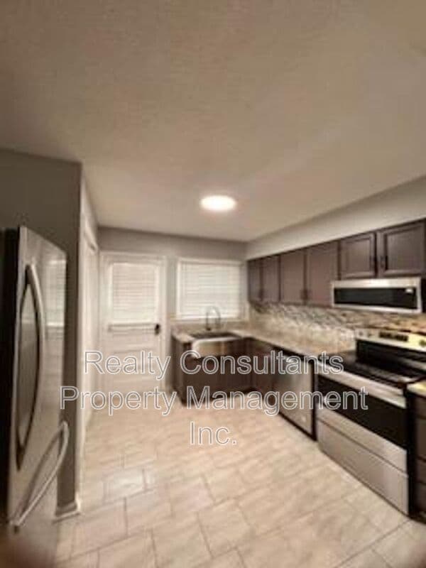 Building Photo - 2705 N Centennial St