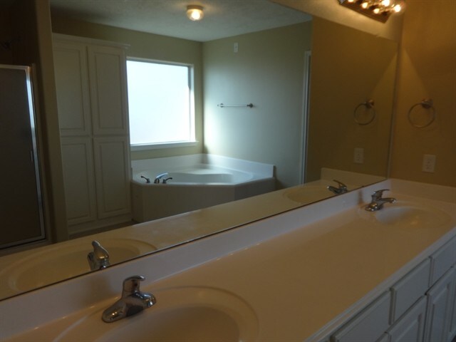 Building Photo - 9116 Dolphin Cir