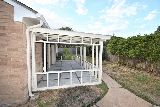 Building Photo - 18058 Brooknoll Dr