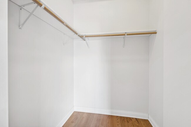Building Photo - 2801 W Ardmore Ave