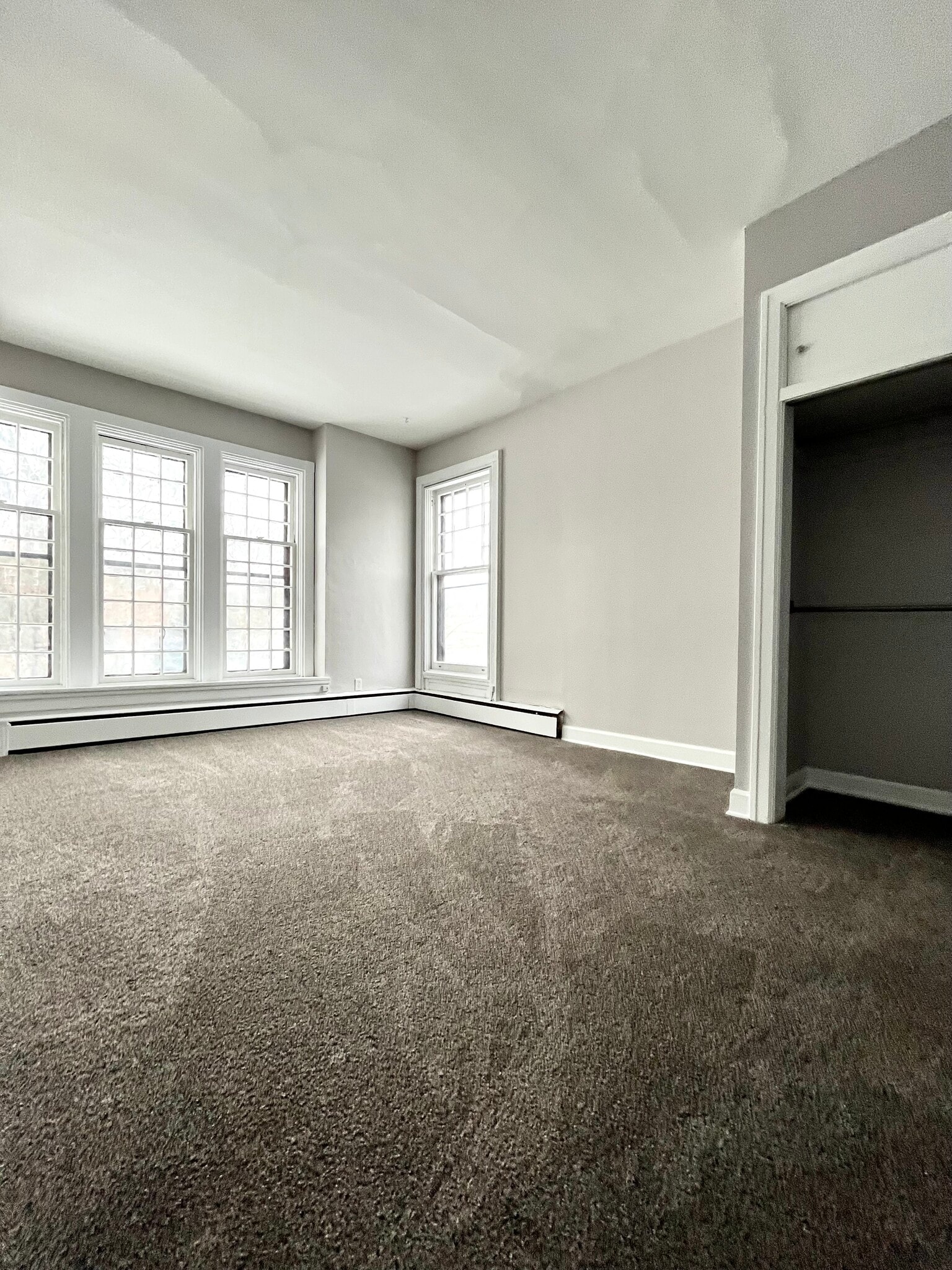 Building Photo - 104 Linwood Ave