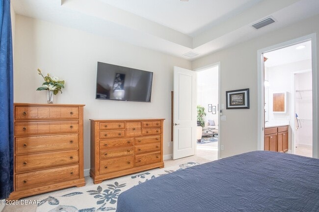 Building Photo - 225 St Somewhere Dr