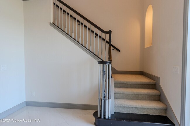 Building Photo - 2453 Rodina Dr