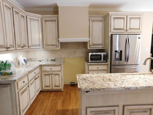 Building Photo - 300 Taliaferro Ln