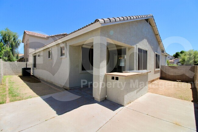 Building Photo - 9006 E Gable Ave