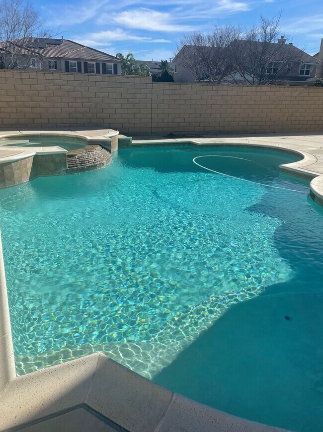 Building Photo - Pool/Spa Home