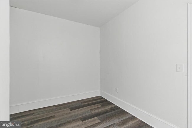 Building Photo - 428 S 56th St
