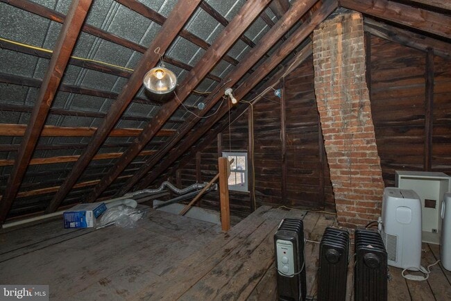 Building Photo - 106 S Maple Ave