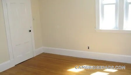 Building Photo - 1539 Cambridge St