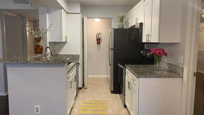 Building Photo - 1027 S Hiawassee Rd