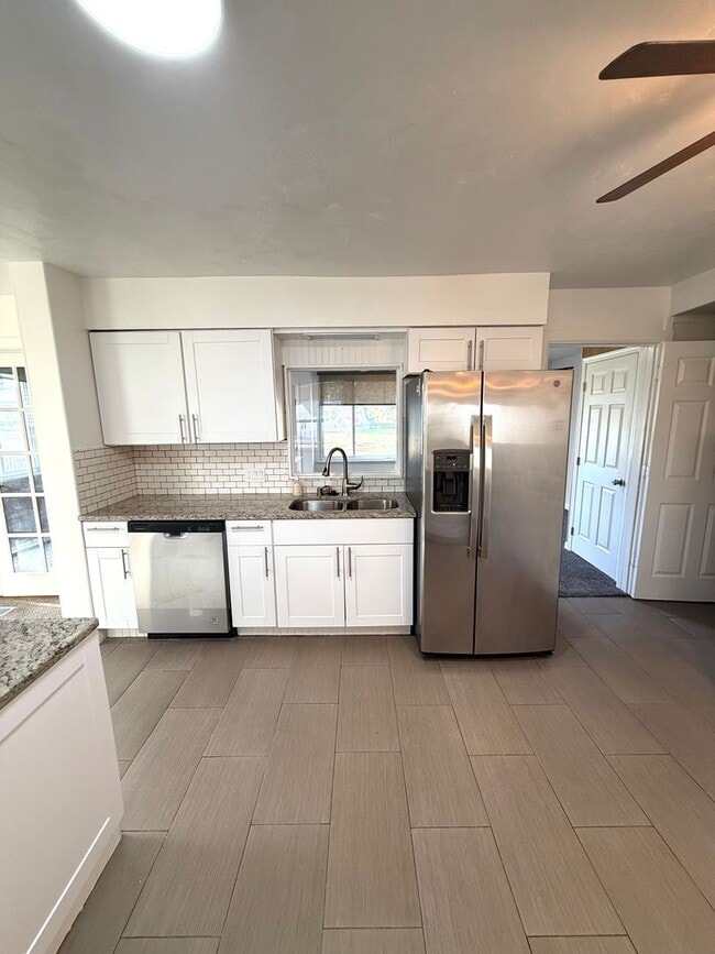 Building Photo - 1431 Johnston Ave