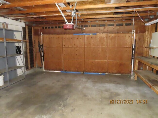 Building Photo - 24431 Ridgewood Rd