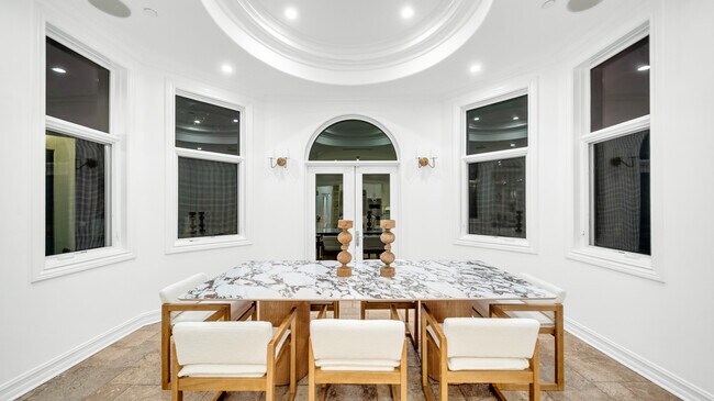 Building Photo - 1447 San Ysidro Dr