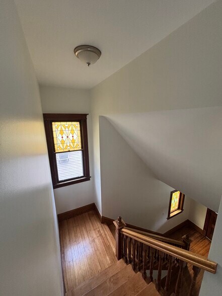 Entry foyer view 2 - 438 S 1st St
