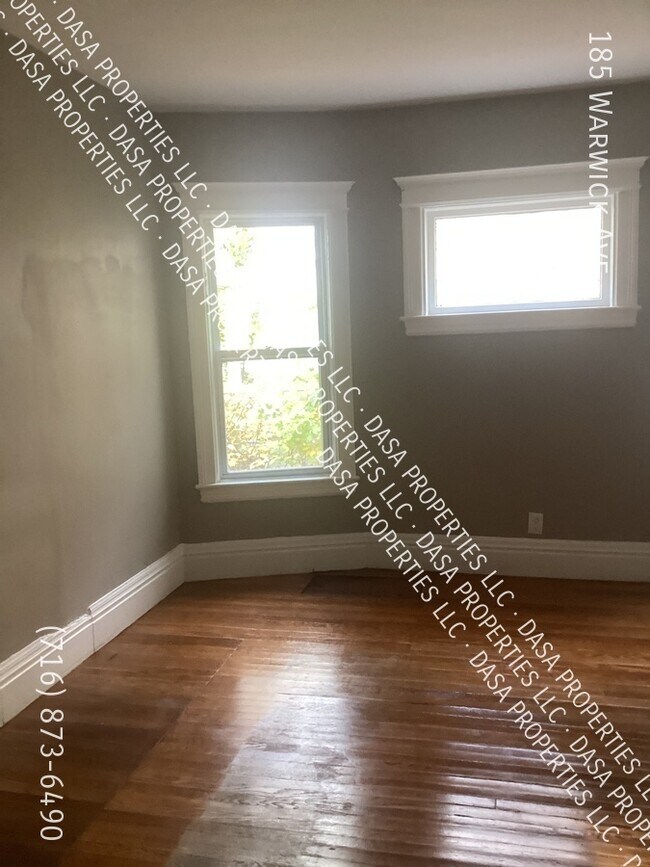 Building Photo - 185 Warwick - 5 Bed / 2 Bath