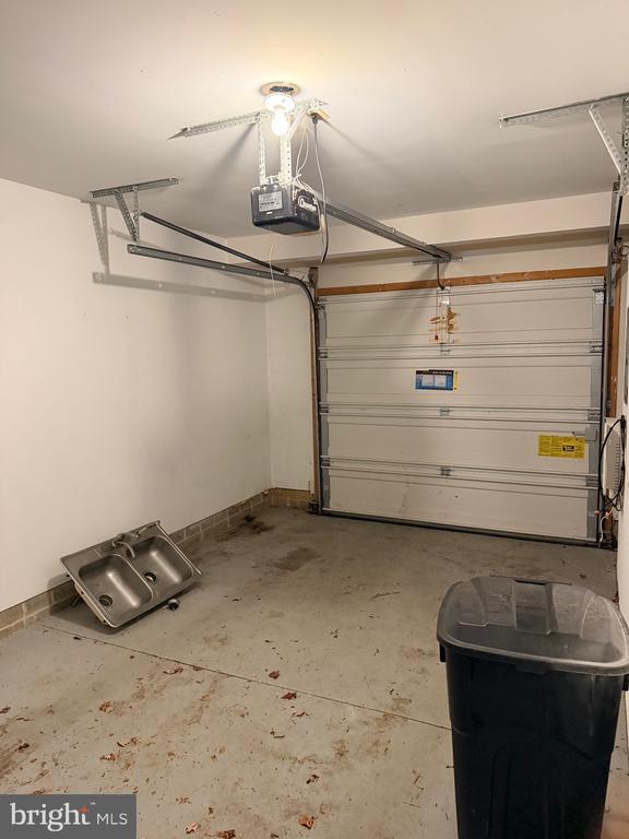 Building Photo - 156 Sparrow Rd