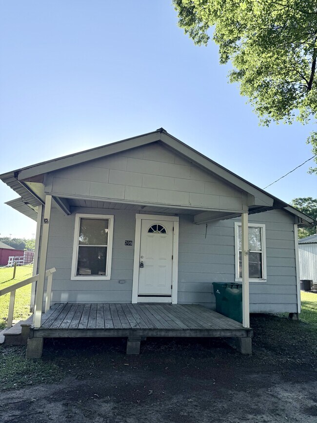 Building Photo - 708 East St