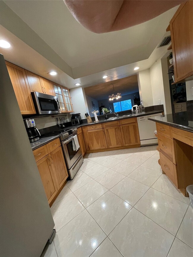 Building Photo - 16141 Blatt Blvd