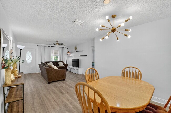 Building Photo - 554 NW 46th St