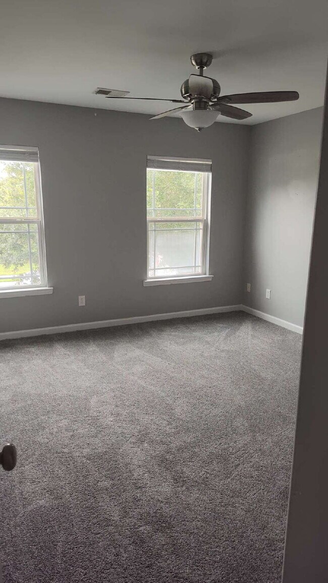 Building Photo - Huge Gorgeous Home on a Corner Lot