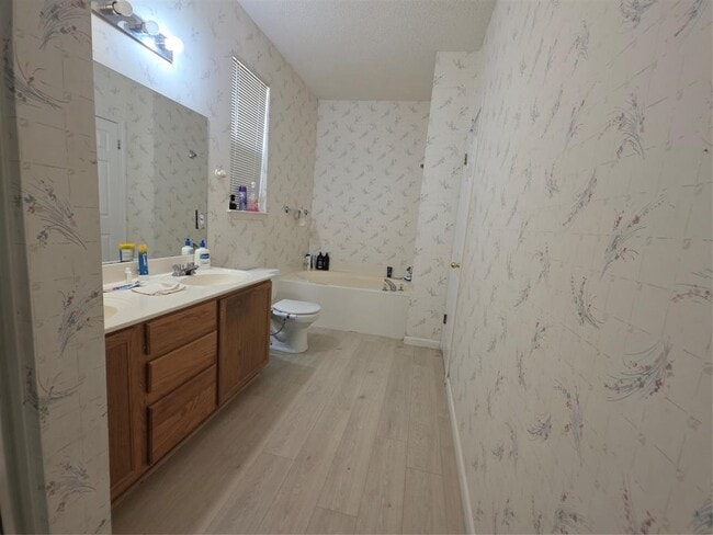 Building Photo - 16800 Tomcat Dr