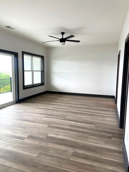 Building Photo - 1166 Ranch Marina Rd