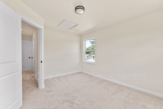 Building Photo - 204B Hamilton St
