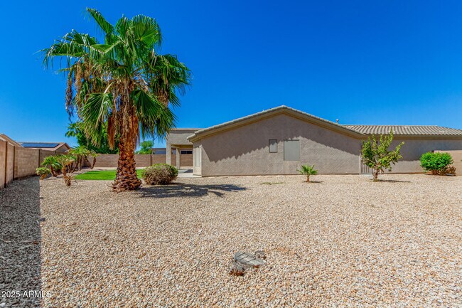Building Photo - 14621 W Catalina Dr