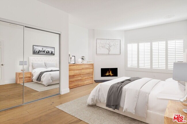 Building Photo - 11845 Mayfield Ave