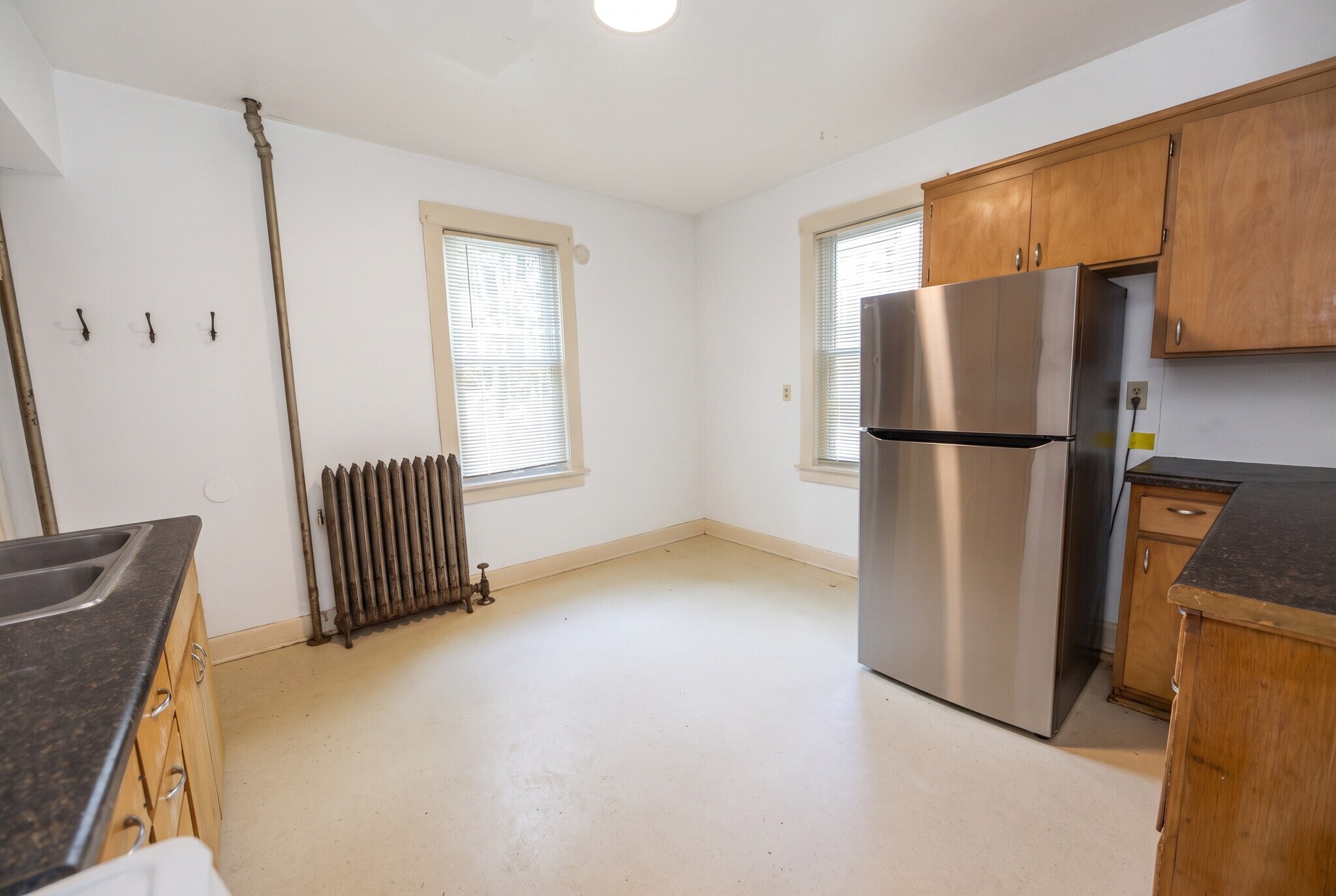 Building Photo - 410 W Mifflin St