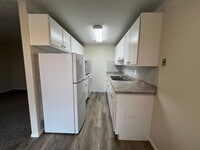 Building Photo - 10th Street Square Apartments