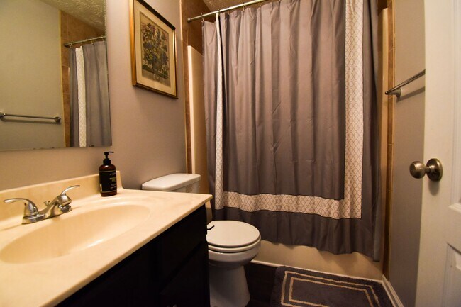 Building Photo - Coming Soon! 3 Bedroom 2 Bathroom- Pets Considered